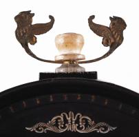 XIX. sz. Biedermeier asztali óra, negyedütős, ingás szerkezettel, alabástrom oszlopokkal, kulccsal, ...