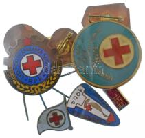 Vegyes, 10xklf külföldi "Vöröskereszt" tematikájú jelvény / kitűző tétel, közte szovjet, olasz, román, stb. jelvények. Mind különböző! T:XF,VF Mixed lot of 10xdiff foreign "Red Cross" themed badges / pins, including Soviet, Italian, Romanian, etc. badges. All different! C:XF,VF