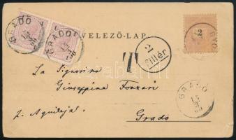 1900 Képeslap Feketeszámú 2kr bérmentesítéssel Gradoba küldve (ma Olaszország, akkor az Osztrák-Magyar Monarchia része), 2f portóbélyegzéssel + 2 x 1h forgalmi bélyeggel portózva / Postcard with 2f franking to Grado with 2 x 1h postage stamps used as postage due "GYÖ(MRÖ)" - "GRADO"