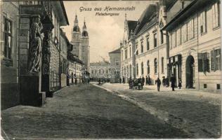 1906 Nagyszeben, Hermannstadt, Sibiu; Fleischergasse / Hentes utca, templom. Karl Graef kiadása / street view, church + "NAGYSZEBEN - KISKAPUS 149. SZ." vasúti mozgóposta bélyegző (EM)