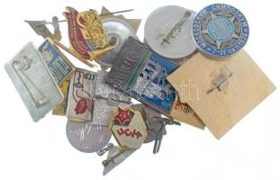 Vegyes, 20db-os szovjet jelvény / kitűző tétel T:AU-VF
Mixed, 20pcs Soviet badge / pin lot C:AU-VF