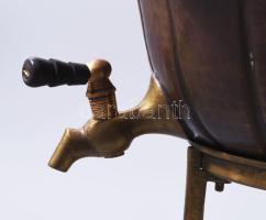 Négycsapos szamovár, pótolt fedővel, kétrészes, m: 30 cm