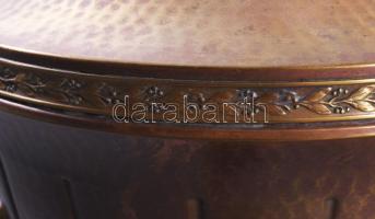 Négycsapos szamovár, pótolt fedővel, kétrészes, m: 30 cm