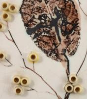 Janáky Viktor (1933 -1999): Fali plakett. Mázas kerámia, beágyazott elemekkel, jelzett, 24x12 cm