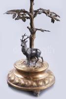 cca 1910 Erzsébet Kenyérgyár aufsatz, tölgyfa alatt álló szarvas alakjával díszítve, ezüstözött alpa...