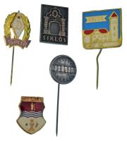 Vegyes, 5db-os jelvény tétel, benne: "Miskolc" zománcozott fém jelvény + "Siklós" fém jelvény + "Kőszeg" zománcozott fém jelvény + "D (Dózsa) Újpest" zománcozott fém jelvény + "Budapest - Budavox" fém jelvény T:AU,XF