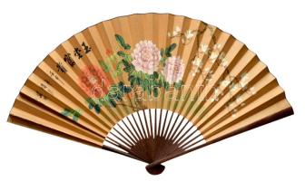 cca 1940/60 Jelzett nagyméretű japán legyező, kézzel festett, folttal, sérüléssel, 210x120 cm /// c. 1940/60 Large signed Japanese fan, hand-painted, with stain and damage, 210x120 cm