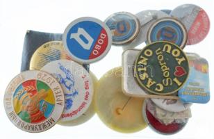 Vegyes, 17db-os magyar és külföldi műanyag- vagy műanyaggal védett modernebb kitűző tétel T:AU-VF