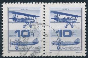 1988 Repülő 10Ft párban, egyik bélyeg "törött szárnytartó" tévnyomattal