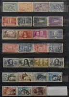 Franciaország összeállítás 12 lapos A4-es berakóban, jobb kiadásokkal / France lot in stockbook with...