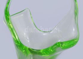 Cseh uránüveg asztaldísz, jelzés néklül, hibátlan, m: 21 cm