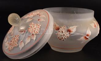 Virágos bonbonniere. Kézzel festett, a száján minimális, fedő mellett nem látszó pattanás. d:17 cm, ...