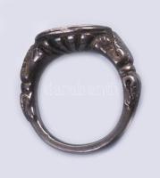 Ezüst gyűrű. cca 17-18. sz., Erdély, ezüst (Ag), jelzés nélkül, m: 63, nettó 14,7g /// Silver ring. ...