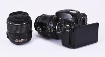 Nikon D5600 fényképezőgép 18-55 m 1:3,5-56 objektívvel, használt megviselt állapotban, akkufedél nél...