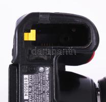 Nikon D5600 fényképezőgép 18-55 m 1:3,5-56 objektívvel, használt megviselt állapotban, akkufedél nél...