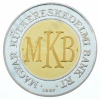 Lebó Ferenc (1960-) 1997. "MKB - Magyar Külkereskedelmi Bank Rt." jelzett Ag emlékérem dísztokban, sérült kapszulában (31,30g/0.999/42,5mm) T:AU (eredetileg PP) folt