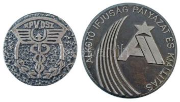 1975. "Alkotó Ifjúság Pályázat és Kiállítás" egyoldalas patinázott fém emlékérem, hátoldalán "KPM Ágazati Kiállítás 1975" gravírozással (80mm) + DN Kereskedelmi Pénzügyi és Vendéglátóipari Dolgozók Szakszervezete "KPVDSZ" egyoldalas, öntött fehérfém emlékérem (61mm) T:XF,VF, patina