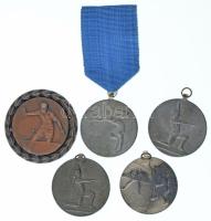 Szentesy Hiesz Géza (1896-1975) Vegyes, 5db-os díjérem tétel 1956-1989. között, közte Atlétika, Asztalitenisz, Röplabda érem, az egyik mellszalagon. Szign.: "Szentesy" T:XF,VF