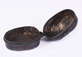 A Gauri indiai istenséget ábrázoló Parvati (Durgá) bronz szelence 9 cm