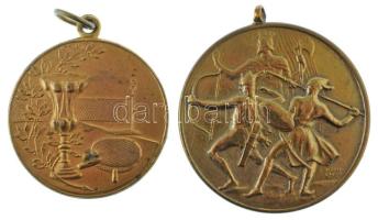 1942. "Leventeverseny" kétoldalas bronz díjérem, gravírozás lekoptatva. Szign.: "Berán" + DN "Asztalitenisz / III." kétoldalas, aranyozott bronz díjérem T:VF, karc