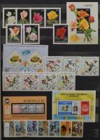 1978-1989 Szépen kezelt postatiszta gyűjtemény, első kézből, 12 fekete lapos nagyalakú (26 x 36 cm) ...