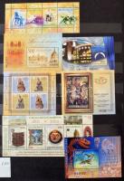 1989-2003 Szépen kezelt postatiszta gyűjtemény, első kézből, 16 fekete lapos nagyalakú (26 x 36 cm) ...