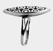 Ezüst(Ag) áttört mintás gyűrű, jelzett, méret: 62, nettó: 3,5 g