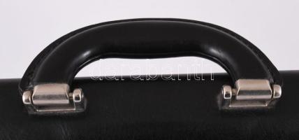 Monarchy bőr aktatáska, jó állapotban, 31x38 cm