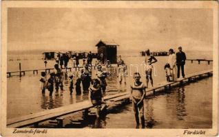 Zamárdi-fürdő, fürdőélet, fürdőzők. Tihanyi István kiadása (apró szakadás / tiny tear)