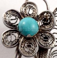 Ezüst(Ag) türkiz köves filigrán kitűző, jelzett, 4×2,4 cm, bruttó: 2,8 g