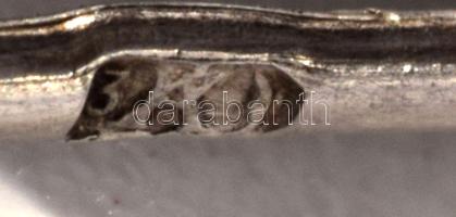 Ezüst(Ag) türkiz köves filigrán kitűző, jelzett, 4×2,4 cm, bruttó: 2,8 g