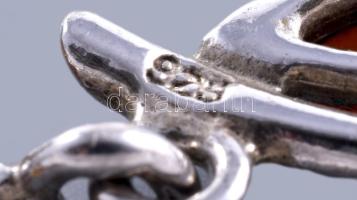 Ezüst(Ag) borostyánköves nyakék, jelzett, h: 42-46 cm, bruttó: 13,4 g