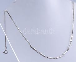 Ezüst(Ag) fantáziaszemes glídes nyaklánc, jelzett, h: 40 cm, nettó: 6,9 g