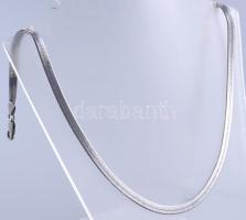 Ezüst(Ag) lapos kígyó nyaklánc, jelzett, h: 51 cm, nettó: 13,5 g