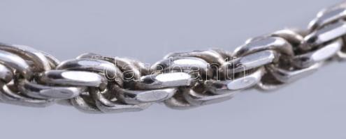 Ezüst(Ag) triplaszemes masszív nyaklánc, jelzett, h: 45 cm, nettó: 19,6 g