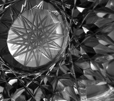 Parádi ólomkristály kínáló, jelzés nélkül, gazdag csiszolt mintával, 29x19,5 cm