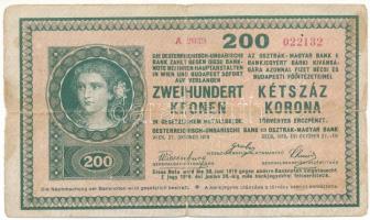 1918. 200K "A 2039 022132" hullámos hátlappal T:VG, nagyobb szakadások, középen luk Hungary 1918. 200 Korona "A 2039 022132" with wavy backside C:VG, bigger tears, hole in the middle Adamo K31/6