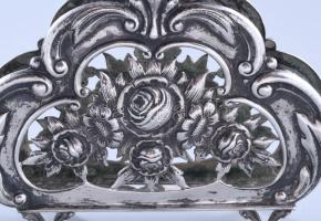 Ezüst(Ag) füles szalvétatartó, jelzett, 16,5×12×4 cm, nettó: 125,1 g