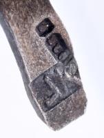 Filigrán ezüst (Ag) bross, jelzett, h: 4cm, nettó 2,9g