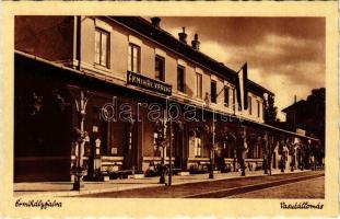 Érmihályfalva, Valea lui Mihai; vasútállomás magyar zászlóval / railway station with Hungarian flag