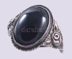 Ezüst (Ag) gyűrű, m:53, jelzett, kő berakással, bruttó 2,8g