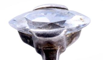 Ezüst (Ag) gyűrű, m:53, jelzett, kő befoglalással, bruttó 2,4g