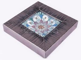 Bukrán Edit (1957-) Virágmotívum. Kerámia kép, keretben, jelzés nélkül, 10x10 cm, 17x17 cm