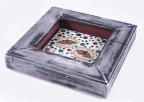 Bukrán Edit (1957-) Lepkemotívum. Kerámia kép, keretben, jelzés nélkül, 10x10 cm, 17x17 cm