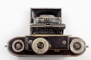 cca 1935 Certo Super Dollina II. fényképezőgép, Steinheil objektívvel, kopással, filmorsó sérült