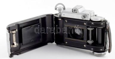 cca 1938 Balda Super Baldina fényképezőgép Xenar objektívvel, kioldójában pöcökhiánnyal, zárja működ...