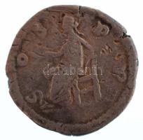 Római Birodalom 177-178 / Commodus (Aurelianus alatt) / Róma / Denarius Ag (2,98g) T:VF
Roman Empir...