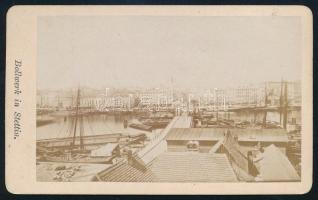 cca 1875 A mai lengyel Szczecin (Stettin) kikötője a védművekkel, keményhátú fotó, felirattal, szép állapotban, 6,5×10,5 cm