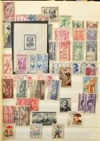 Csehszlovákia többpéldányos rendező 1945-től, benne blokkok, kevés korábbi kiadás is, 16 lapos, A/4-es berakóban