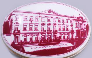 Hollóházi Faragó Miklós (1947- ) által tervezett mintával díszített bonbonier, jelzett, h: 9 cm